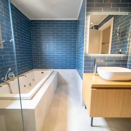 Royal House - Center - Sleeps 8 Chersonissos